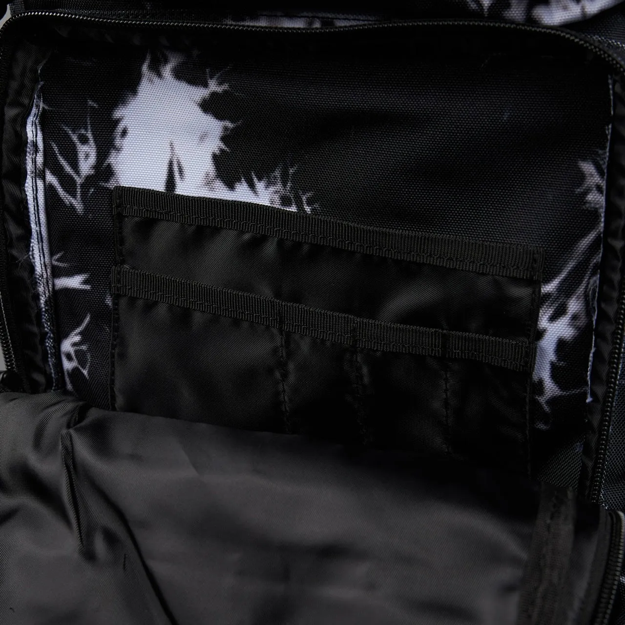 45L Backpack Black Lightning