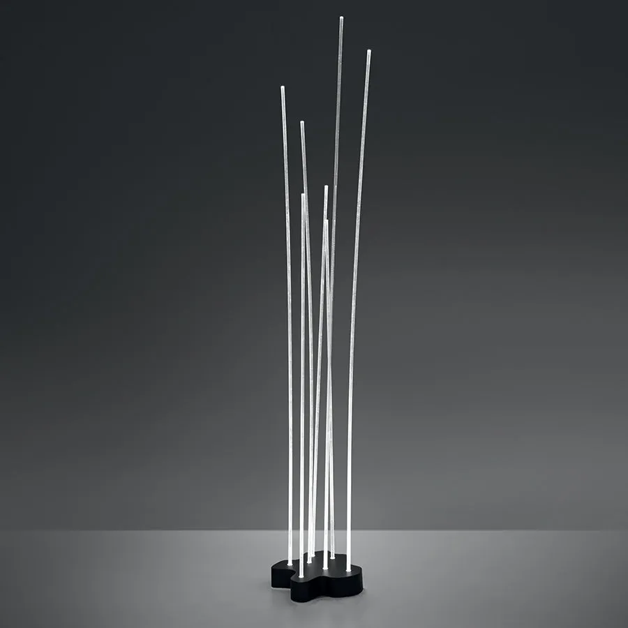 Reeds Outdoor LED Single Floor Lamp